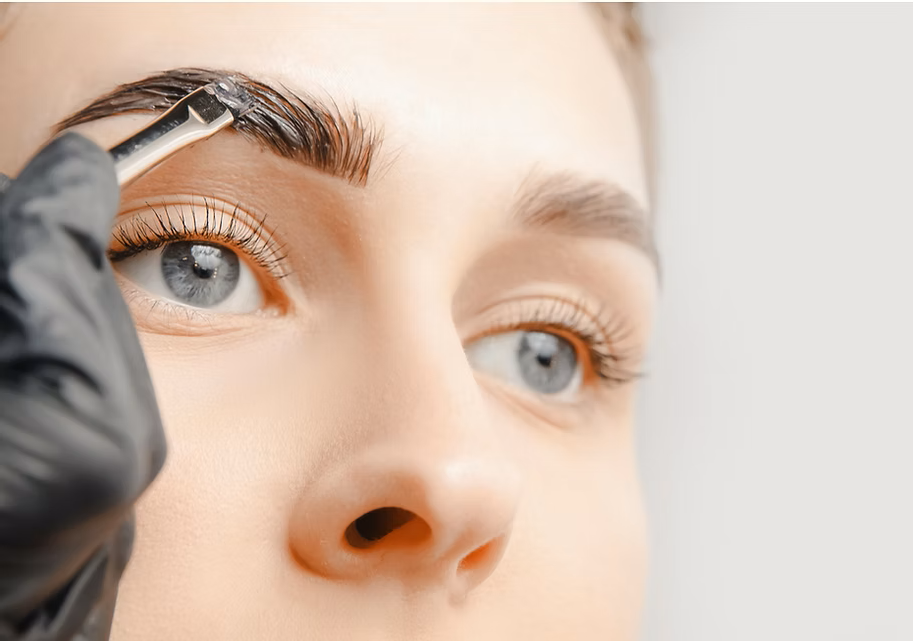 Eyebrow Tinting